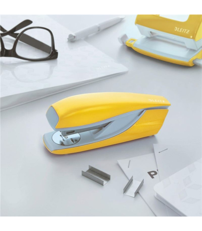 Sešívačka Leitz NeXXt 5502 WOW - 30 listů, metalicky žlutá