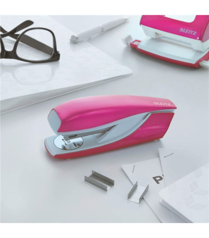 Sešívačka Leitz NeXXt 5502 WOW - 30 listů, metalicky růžová