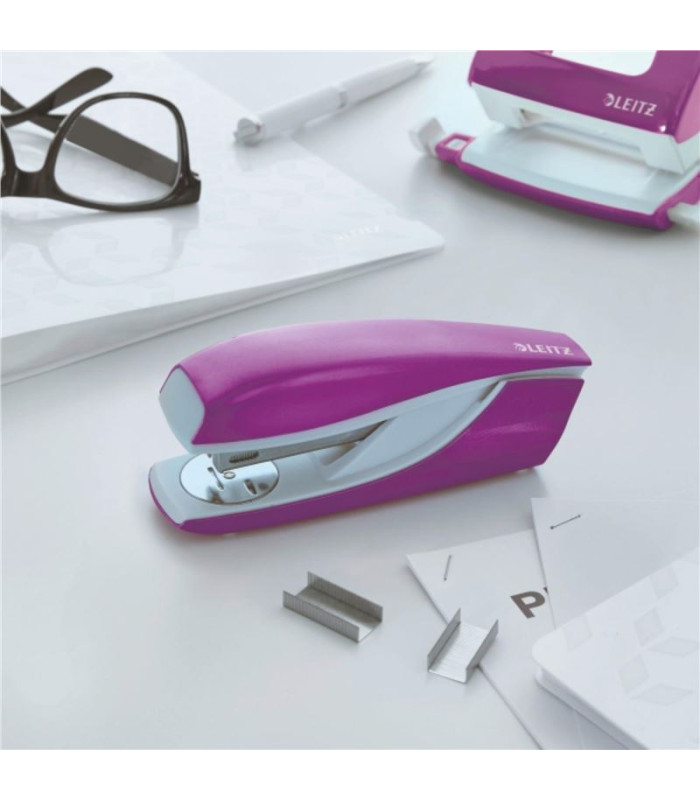Sešívačka Leitz NeXXt 5502 WOW - 30 listů, purpurová