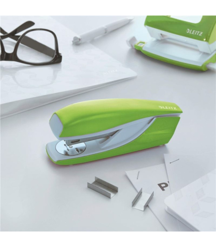 Sešívačka Leitz NeXXt 5502 WOW - 30 listů, metalicky zelená